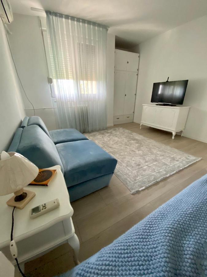 Crystal Rose - Center Apartment 斯科普里 外观 照片